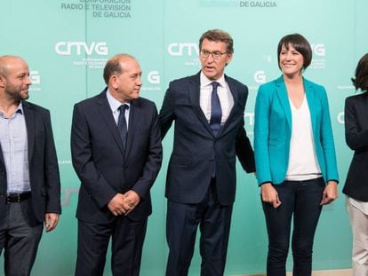 Los cinco candidatos, antes de comenzar el debate en TVG.