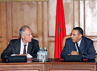 Juan Callejón y Yussef Amrani en Rabat.