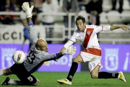 Tamudo marca el segundo tanto del Rayo.