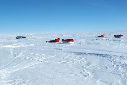 La expedición Tranantartika descansa antes de llegar al Polo Sur.