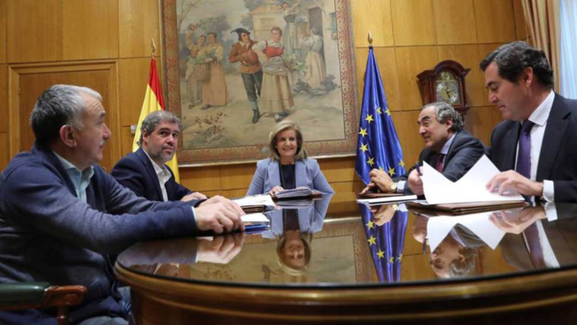 El salario mínimo subirá de 707 euros a 850 euros en tres años | Economía |  EL PAÍS