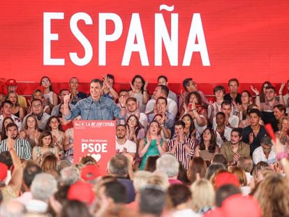 El secretario general del PSOE y presidente del Gobierno, Pedro Sánchez, interviene en un acto de su partido en Dos Hermanas (Sevilla) el 18 de junio.