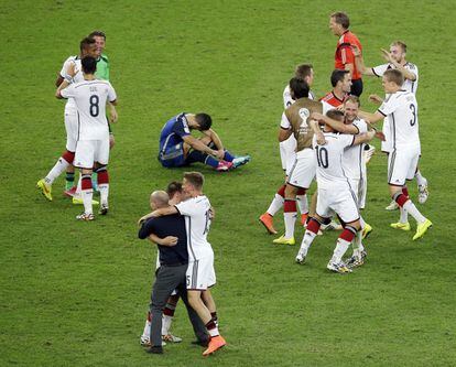 Los jugadores de Alemania celebran la victoria.