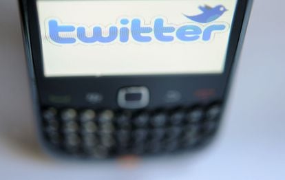 La antigua imagen de Twitter, en una Blackberry de 2012.