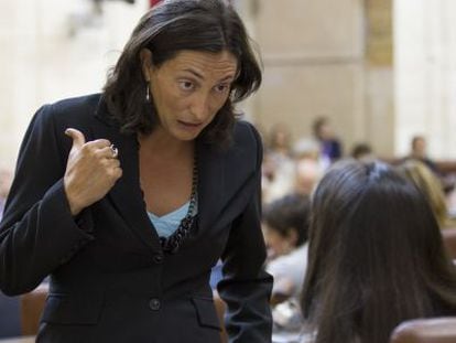 La secretaria general del PP-A en el parlamento de Andaluc&iacute;a en 2013.