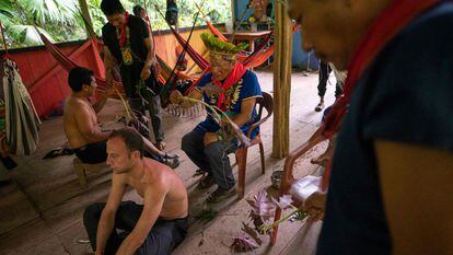 Muchos turistas viajan a países como Ecuador, en la imagen, para tomar ayahuasca acompañados por chamanes.
