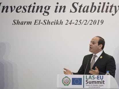 El presidente egipcio, Abdelfatá al Sisi, el lunes en la cumbre de Sharm el Sheij.