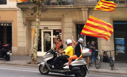 Una moto abanderada en la Diada del 2012.