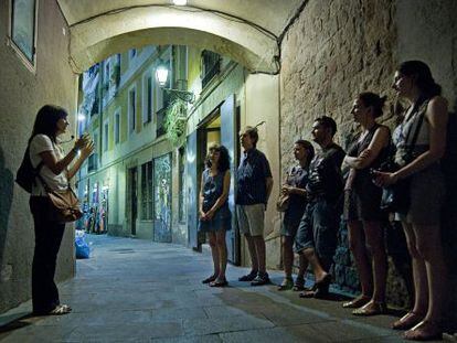 Participantes en una de las rutas del G&ograve;tic en Barcelona.