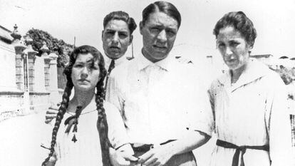 Rosa, Pere, Josep Pla i Maria Casadevall al Canadell el 1922.