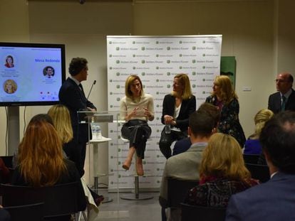 De izquierda a derecha: Teresa Mínguez (ACC), Natalia Martos (Legal Army), Cristina Retana (Wolters Kluwer) y José María Ortiz (Universidad Francisco de Vitoria); durante la presentación del informe.