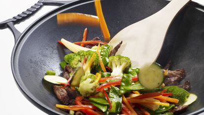 Cocinar en sartén o 'wok': ¿Qué es más saludable?