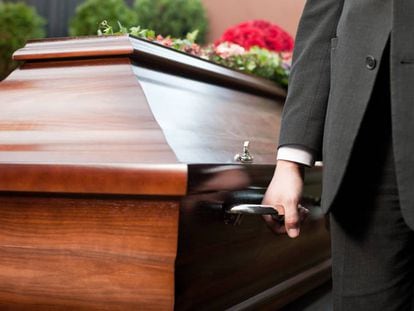 Por qué debería dejar organizado su funeral