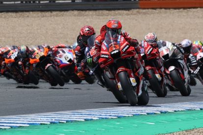 El piloto italiano Francsco Bagnaia lidera el Gran Premio de España de MotoGP este domingo en el Circuito de Jerez.