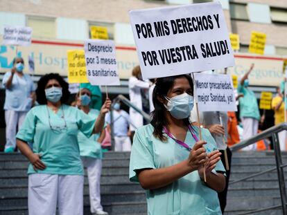 Concentración en la puerta del hospital Gregorio Marañón este martes 15 de septiembre.