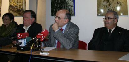 En el centro Andrés Urrutia, en la sesión plenaria de Euskaltzaindia celebrada en Bayona.