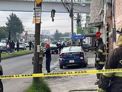 Restos humanos colgados de un puente peatonal en la ciudad de Toluca, en el Estado de México.