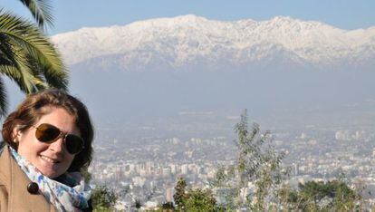 Vista de Santiago y los Andes desde el Cerro de San Cristóbal.