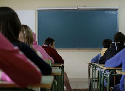 La ley se limita a exigir "una debida educación (...) sin reforzar el conocimiento" en estas horas.