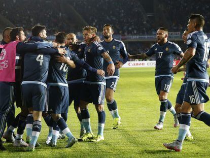L'Argentina celebra el gol d'Agüero, en el minut 60.