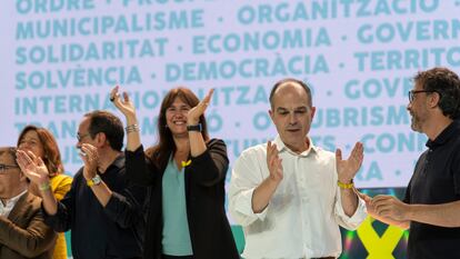 La presidenta de Junts, Laura Borràs, junto al secretario general, Jordi Turull, durante el pasado congreso del partido.
