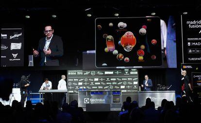 Ponencia sobre la aplicación de la inteligencia artificial en la alta cocina durante el congreso gastronómico Madrid Fusión 2020.