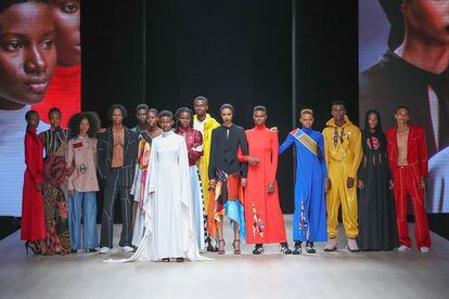Modelos vestidas de Pyer Moss durante la Arise Fashion Week de 2019 en Lagos, Nigeria.