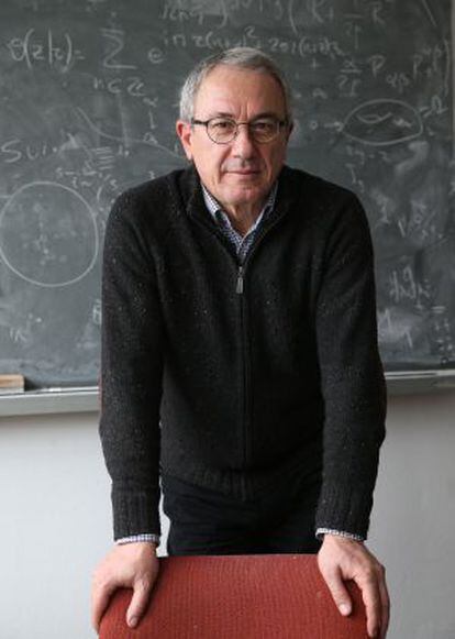 Luis Alvarez-Gaumé, en su despacho del CERN, después de la entrevista.