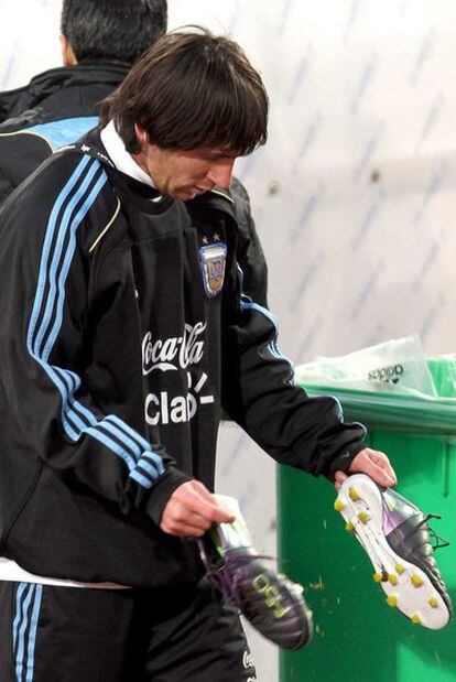 Messi, con sus botas.