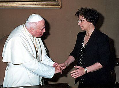 Juan Pablo II recibió ayer a la ministra de Asuntos Exteriores, Ana Palacio, que ha acudido a la ceremonia de canonización.