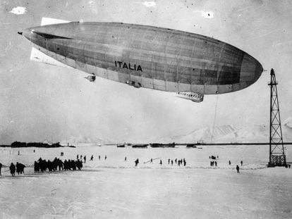 El primer dirigible voló el 9 de octubre de 1896 en el aeropuerto de Tempelhof (Alemania). Llegó a subir 400 metros y se mantuvo en el aire unos minutos.