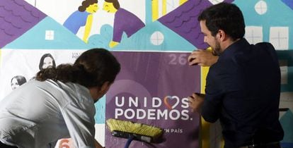 Pablo Iglesias y Alberto Garzón, en Madrid.