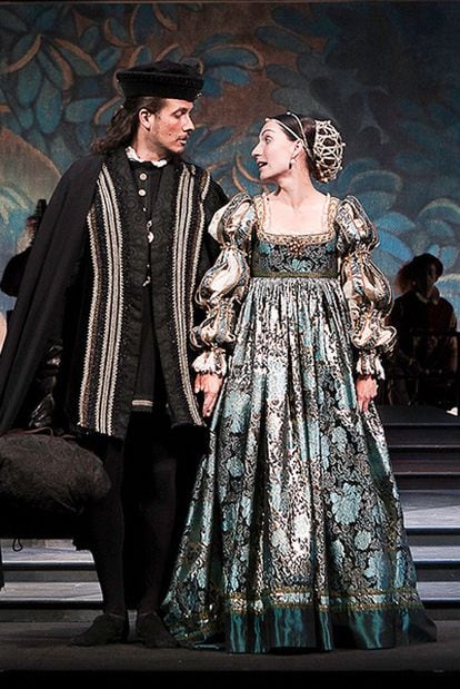 David Boceta y Eva Rufo en<i> El perro del hortelano, </i> de Lope de Vega, en la versión de Eduardo Vasco.
