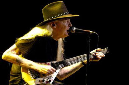 Foto de archivo tomada el 18 de julio de 2008 de Johnny Winter.