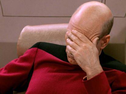 Patrick Stewart como Picard en su 'meme' más famoso.