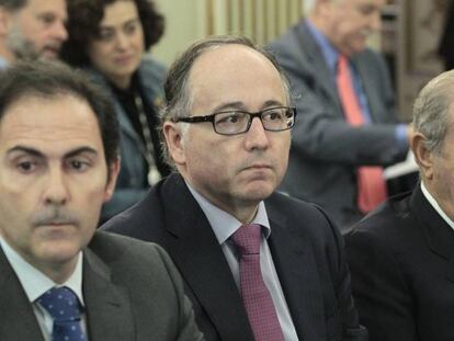 El presidente de Iberia, Javier Sánchez-Prieto; el CEO de IAG, Luis Gallego, y el propietario de Air Europa, Juan José Hidalgo.