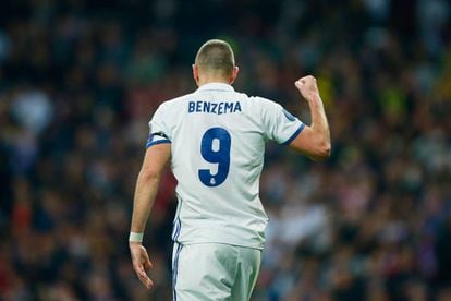 Karim Benzema celebra un gol contra el Borussia Dortmund.