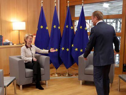 Ursula Von der Leyen junto al presidente del Consejo Europeo, Donald Tusk, durante una reunión en Bruselas, este mes.
