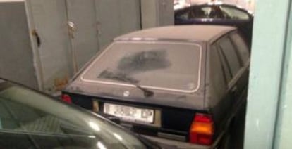 Coche de la alcaldesa de Valencia, aparcado desde 1991.