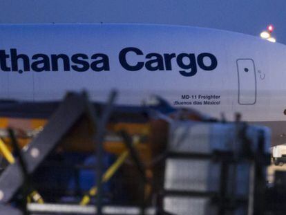 Un avi&oacute;n de Lufthansa Cargo.