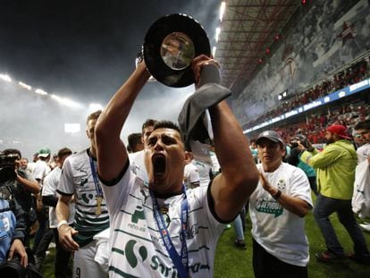 Martínez celebra el título. 