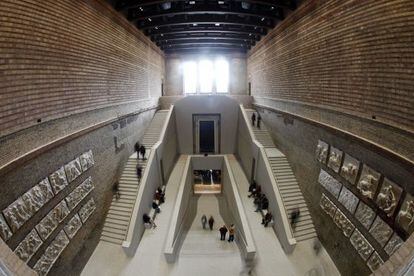 Interior del Neues Museum, remodelado por David Chipperfield.