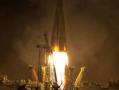Lanzamiento del cohete ruso Progress MS-04 con destino a la ISS.