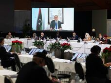 El primer ministro electo de Libia, Abdul Hamid, ofrece un discurso por videoconferencia, el pasado miércoles en Ginebra, durante una sesión del Foro de Diálogo Político Libio.