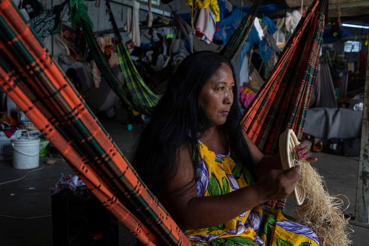 Teolinda Moralera Warao en el refugio Janokoida, donde viven indígenas venezolanos de la etnia Warao en Pacaraima, Roraima, Brasil. 