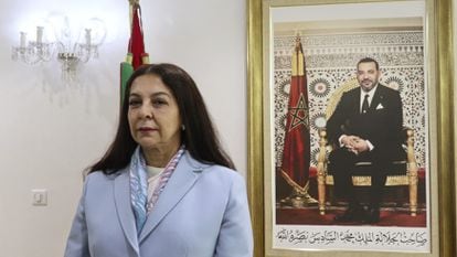 La embajadora marroquí en España, Karima Benyaich, en la sede del ministerio de Exteriores en la capital marroquí el pasado mes de mayo.