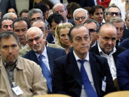 Vista del banquillo de los acusados durante la primera sesión del juicio por las tarjetas black, en septiembre de 2016.