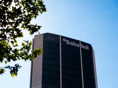 Sabadell o cómo multiplicar activos  y bajar un 50% el beneficio por acción