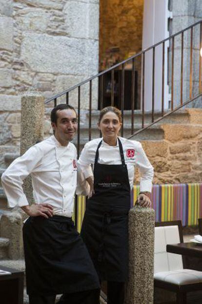 Los 'chefs' Lucía Freitas y Nacho Tierno, en A Tafona.