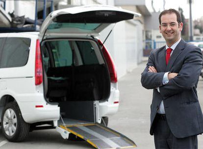 Óscar Soriano dirige Rehatrans, que factura tres millones de euros anuales.